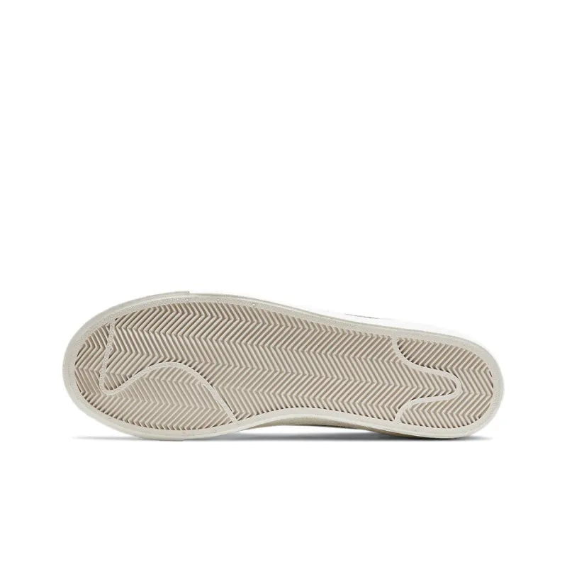 Nike Blazer Mid &