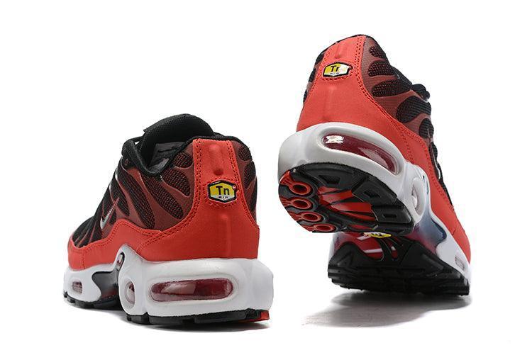 Nike Air Max Plus &