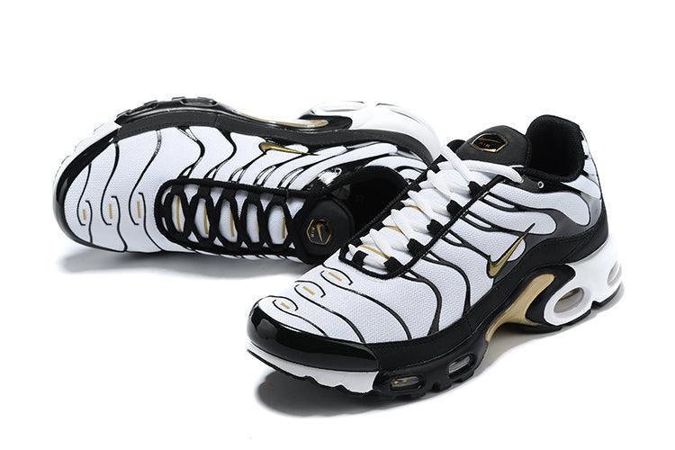 Nike Air Max Plus &