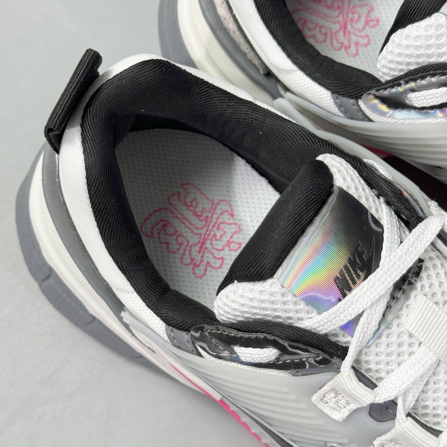 Nike V2K Run &