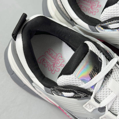 Nike V2K Run &