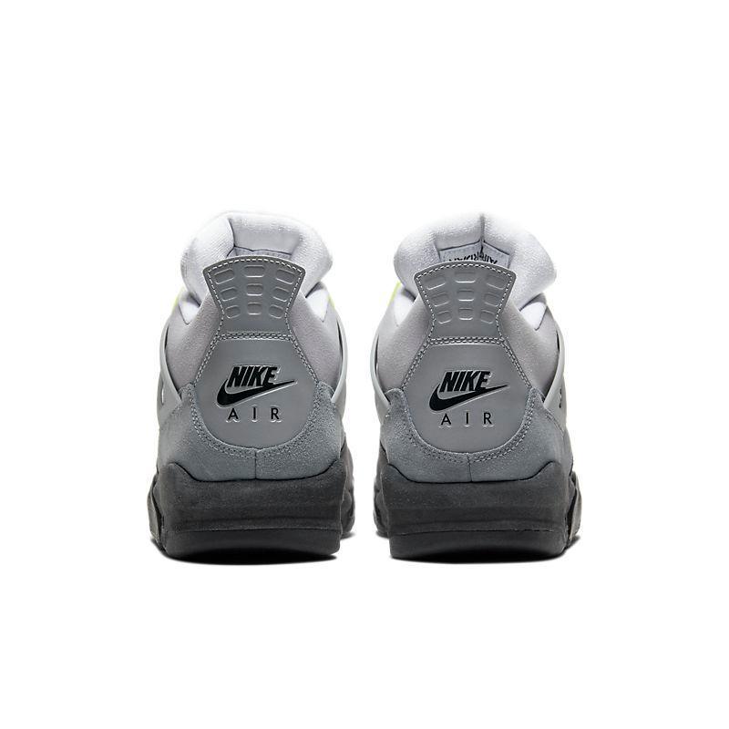 Air Jordan 4 Retro &