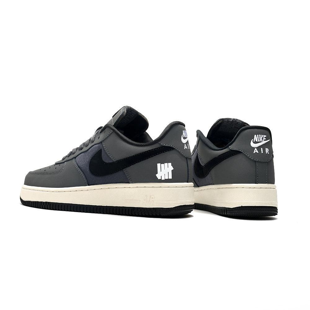 Nike Air Force 1 &