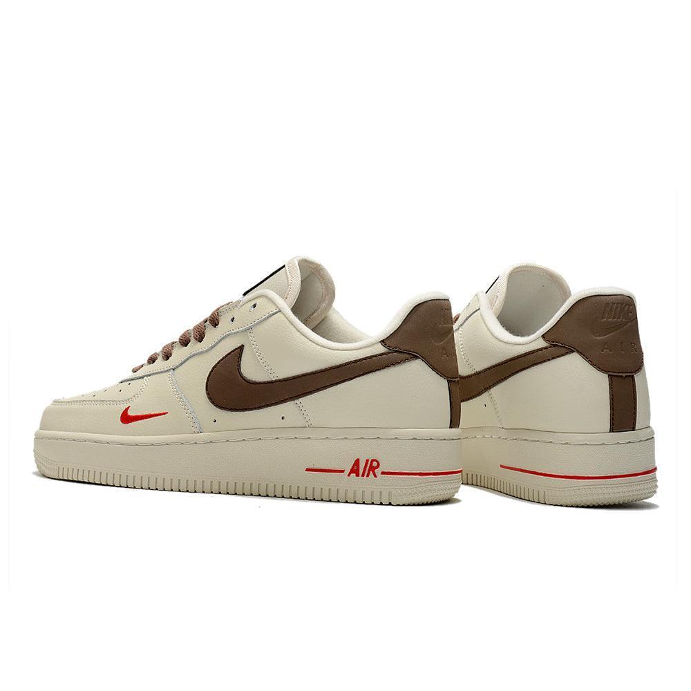 Nike Air Force 1 &