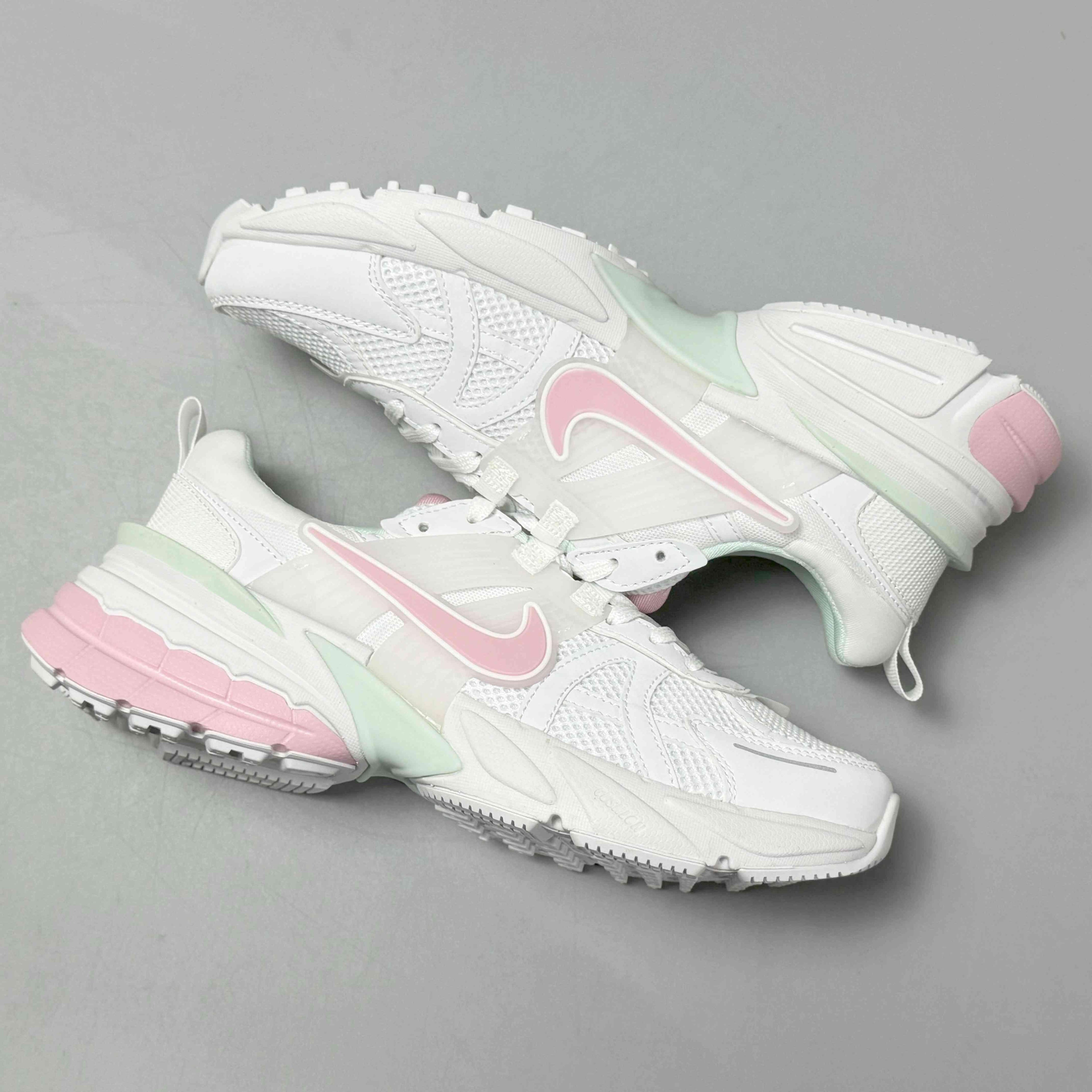 Nike V2K Run &