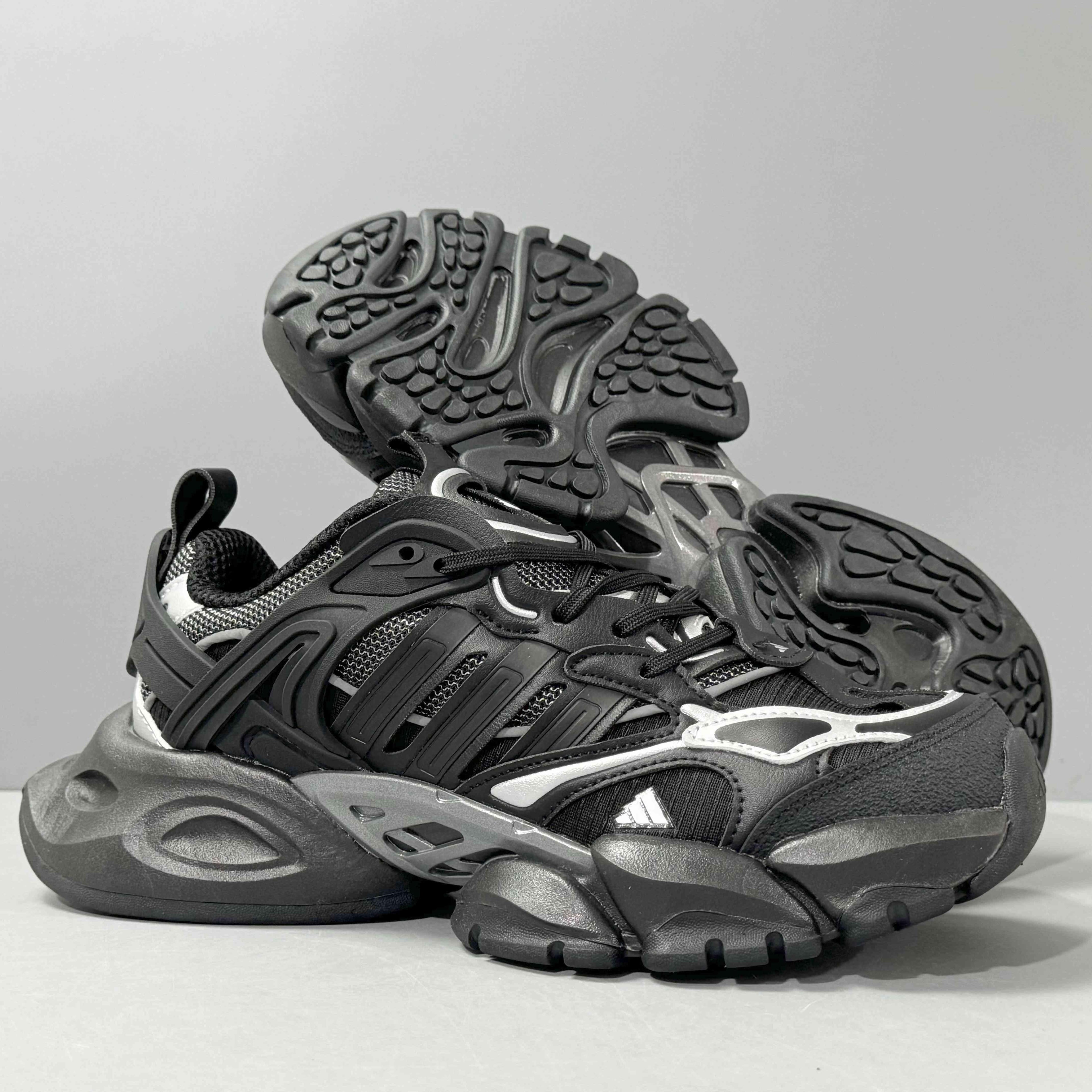Adidas XLG Runner Deluxe &