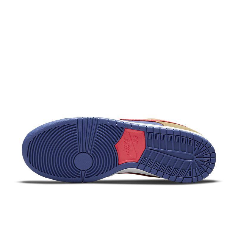Nike SB Dunk Low &