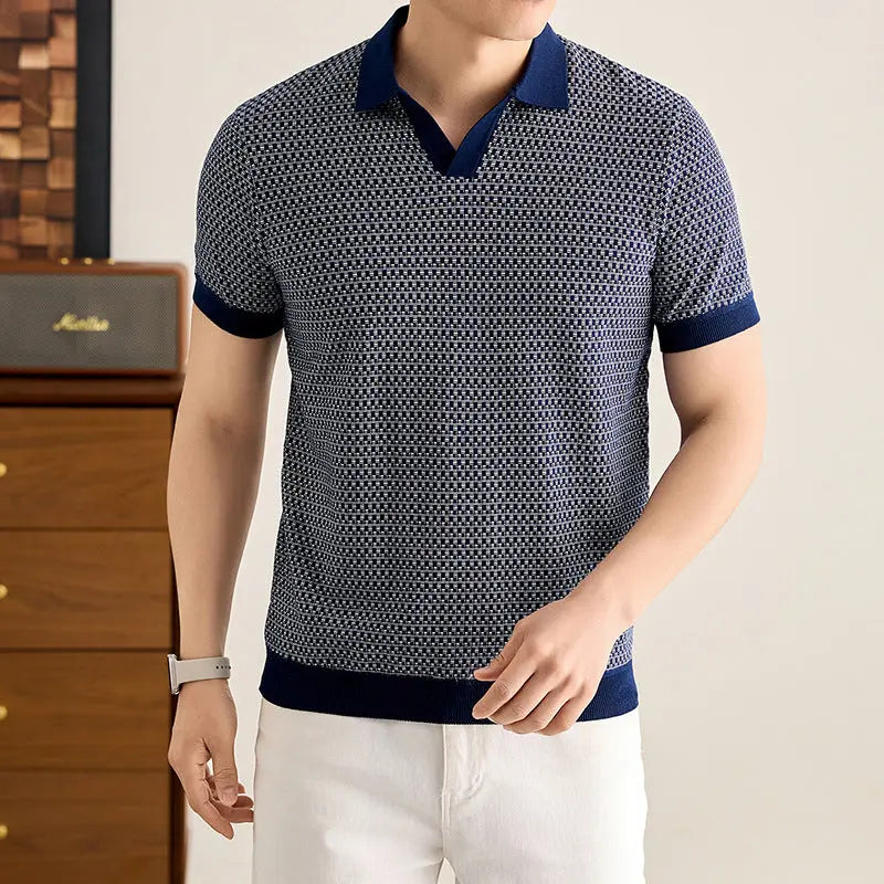 Black breathable solid-color T-shirt by Dropshipman, featuring a comfortable fit and versatile style for easy matching.