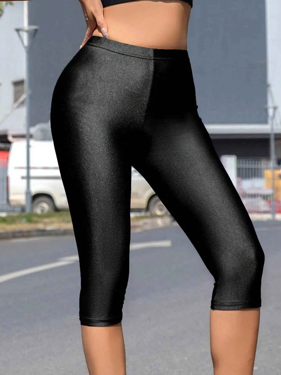 Fashionable And Sexy Stretchy Capri Pants For Women