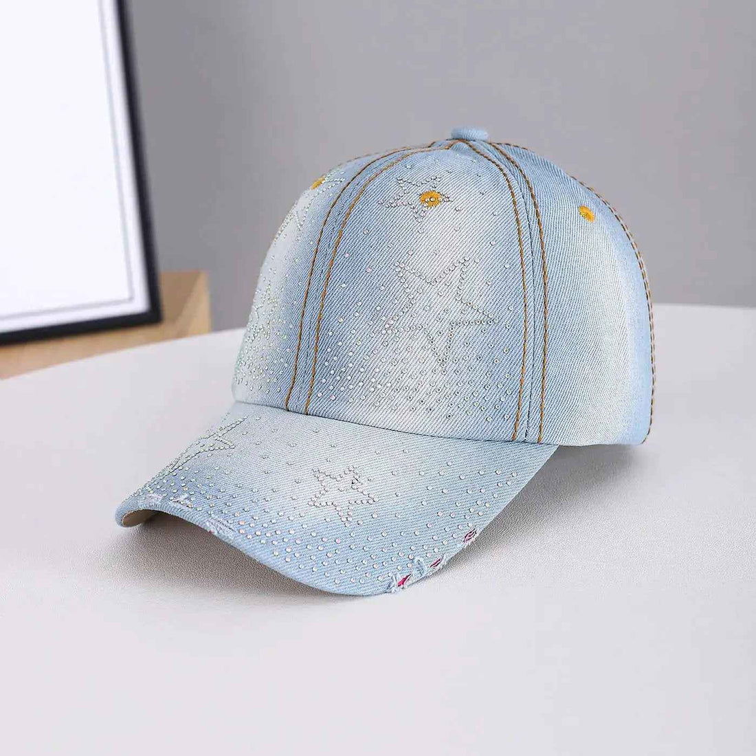 Spring And Summer Style Of Glittering Star-pattern Gradient Full-diamond Brimmed Water-washed Street Cool Baseball Cap, Suitable For Daily Commuting And Outings.