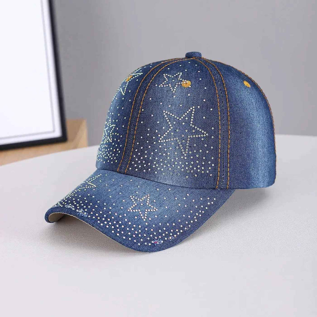 Spring And Summer Style Of Glittering Star-pattern Gradient Full-diamond Brimmed Water-washed Street Cool Baseball Cap, Suitable For Daily Commuting And Outings.