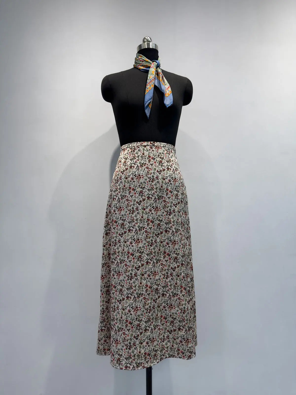 Women’s classic floral A-line skirt by Dropshipman, featuring a vibrant floral pattern and flowing silhouette.