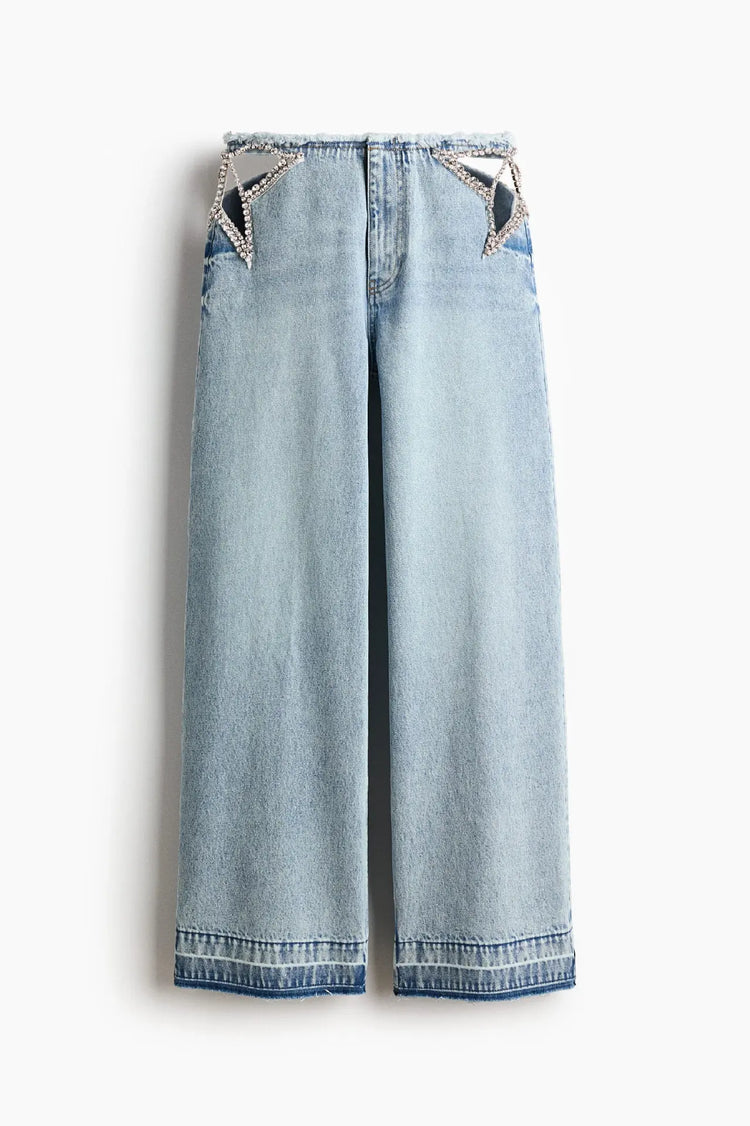 Womens low-waist washed straight-leg denim jeans in blue denim, featuring a relaxed fit and classic five-pocket design.