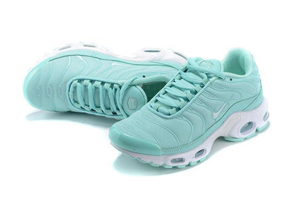 Nike Air Max Plus &