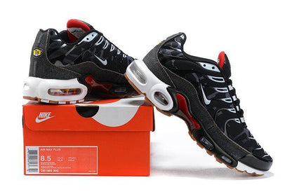 Nike Air Max Plus &