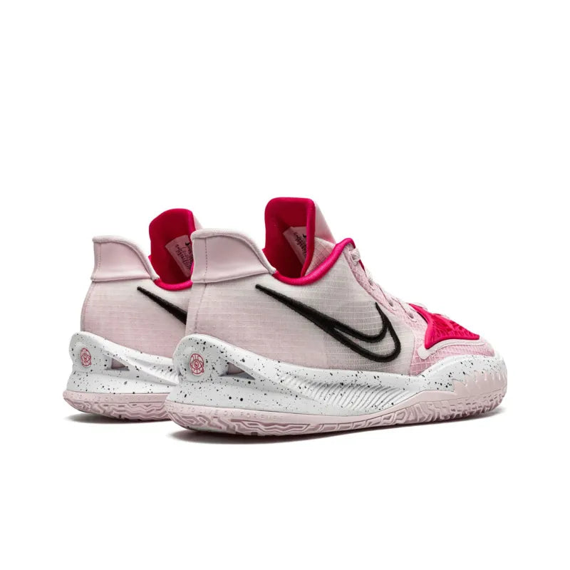 Nike Kyrie Low 4 &