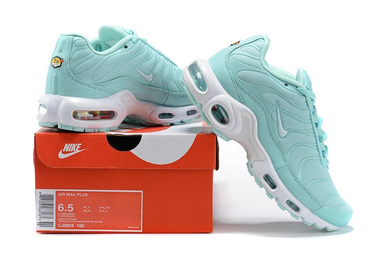 Nike Air Max Plus &