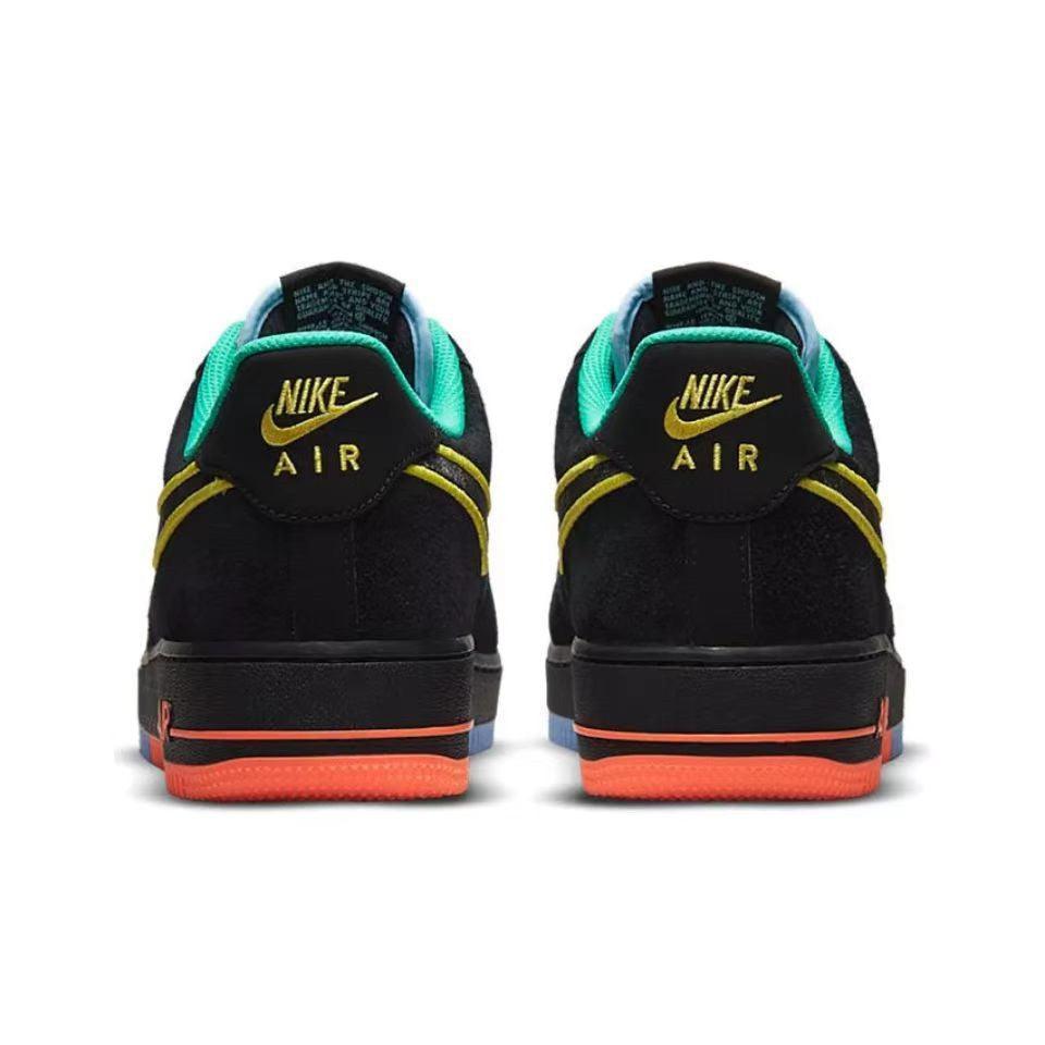 Nike Air Force 1 &