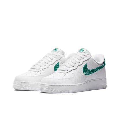 Nike Air Force 1 &