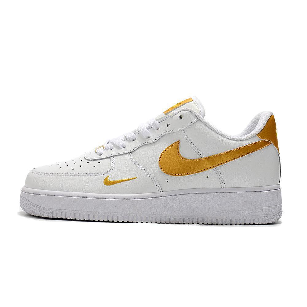 Nike Air Force 1 &
