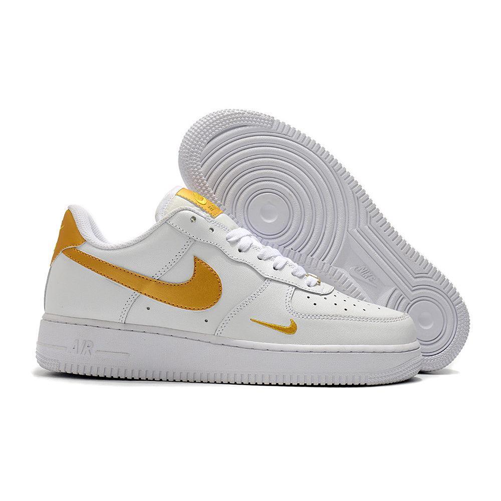 Nike Air Force 1 &