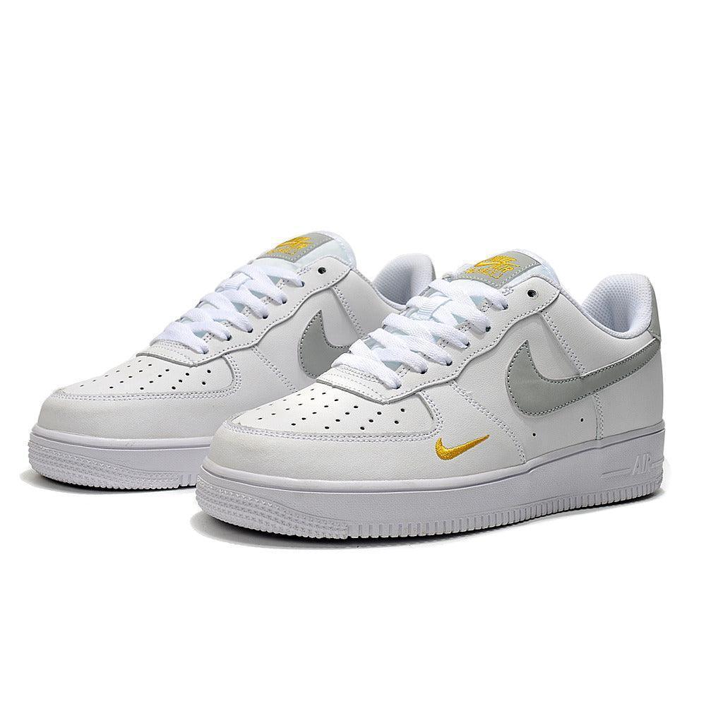Nike Air Force 1 &