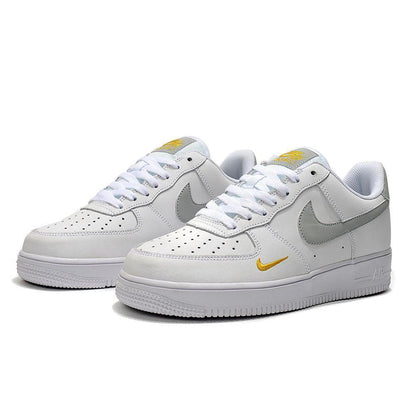 Nike Air Force 1 &