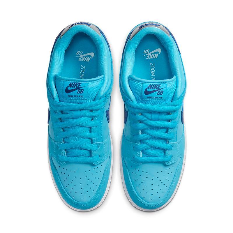 Nike SB Dunk Low &
