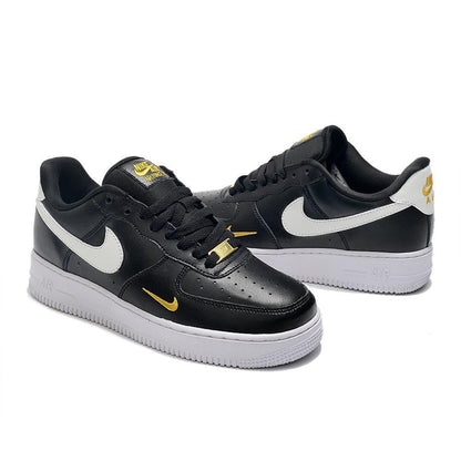 Nike Air Force 1 &