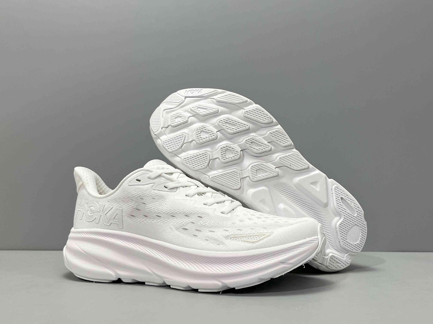 Hoka One One Clifton 9 &