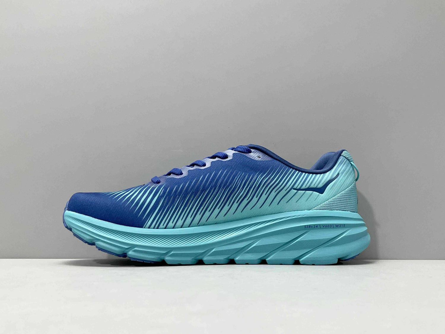 Hoka One One Clifton 8 &