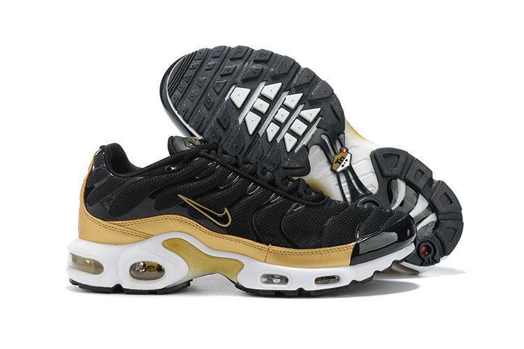 Nike Air Max Plus &