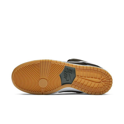 Nike SB Dunk Low &