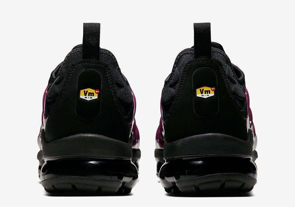 Nike Air VaporMax Plus &
