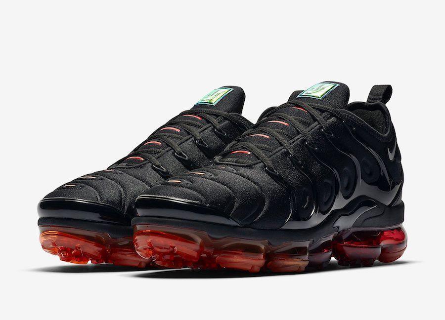 Nike Air VaporMax Plus &