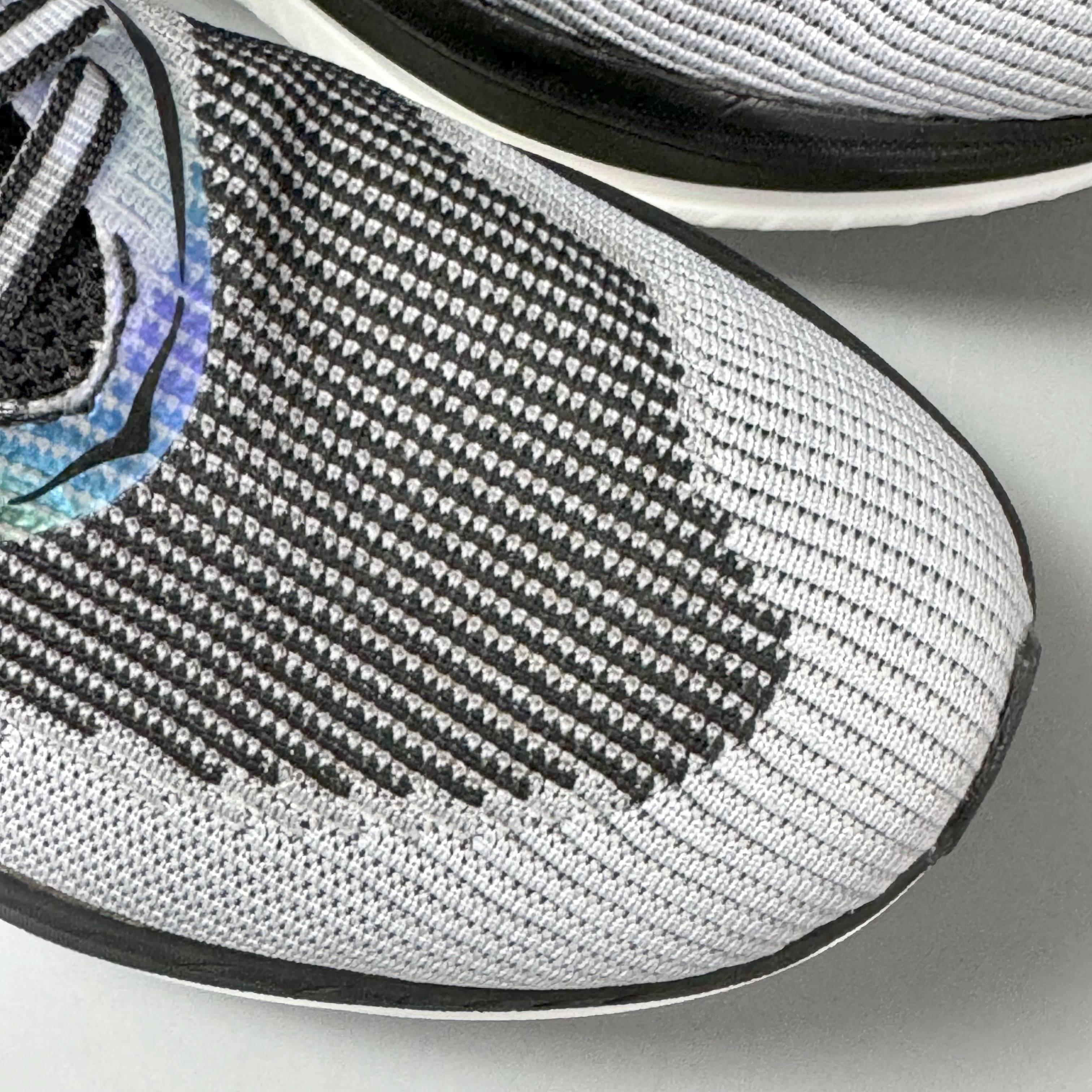 HOKA ONE ONE CIELO X1