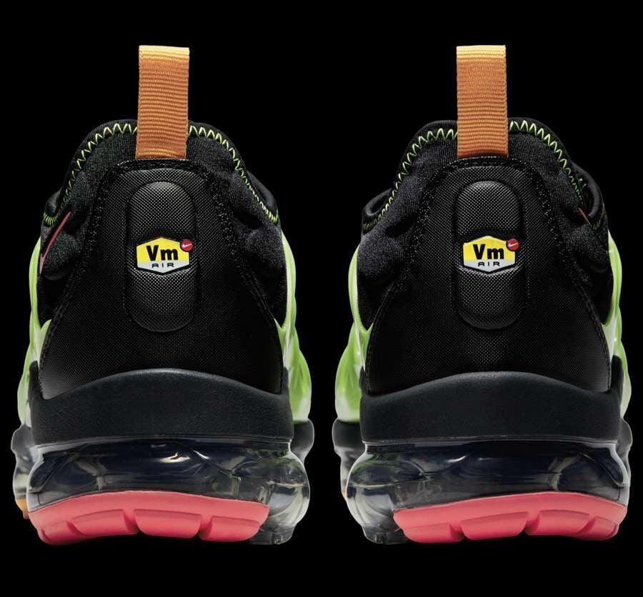Nike Air VaporMax Plus &