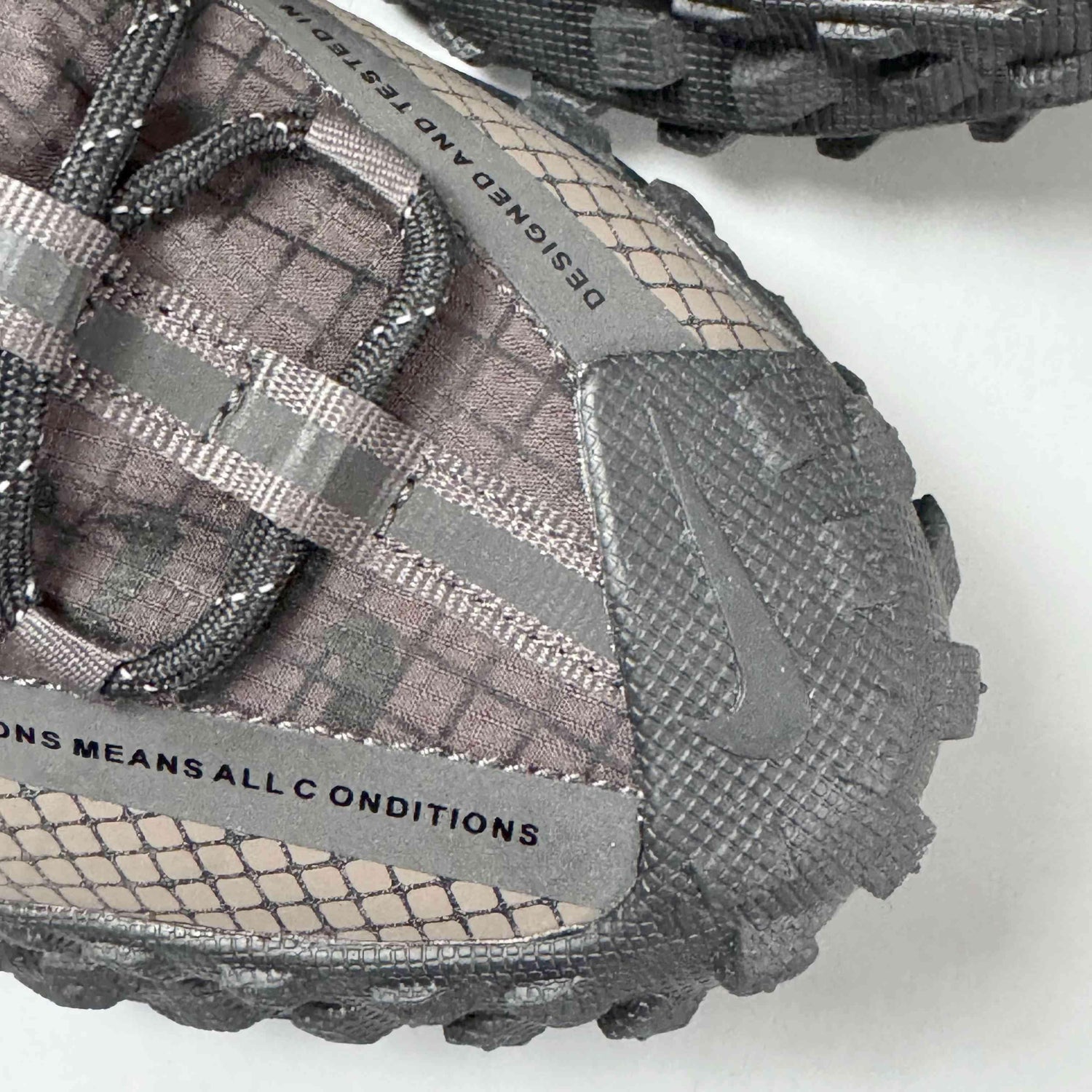 Nike ACG Mountain Fly Low &