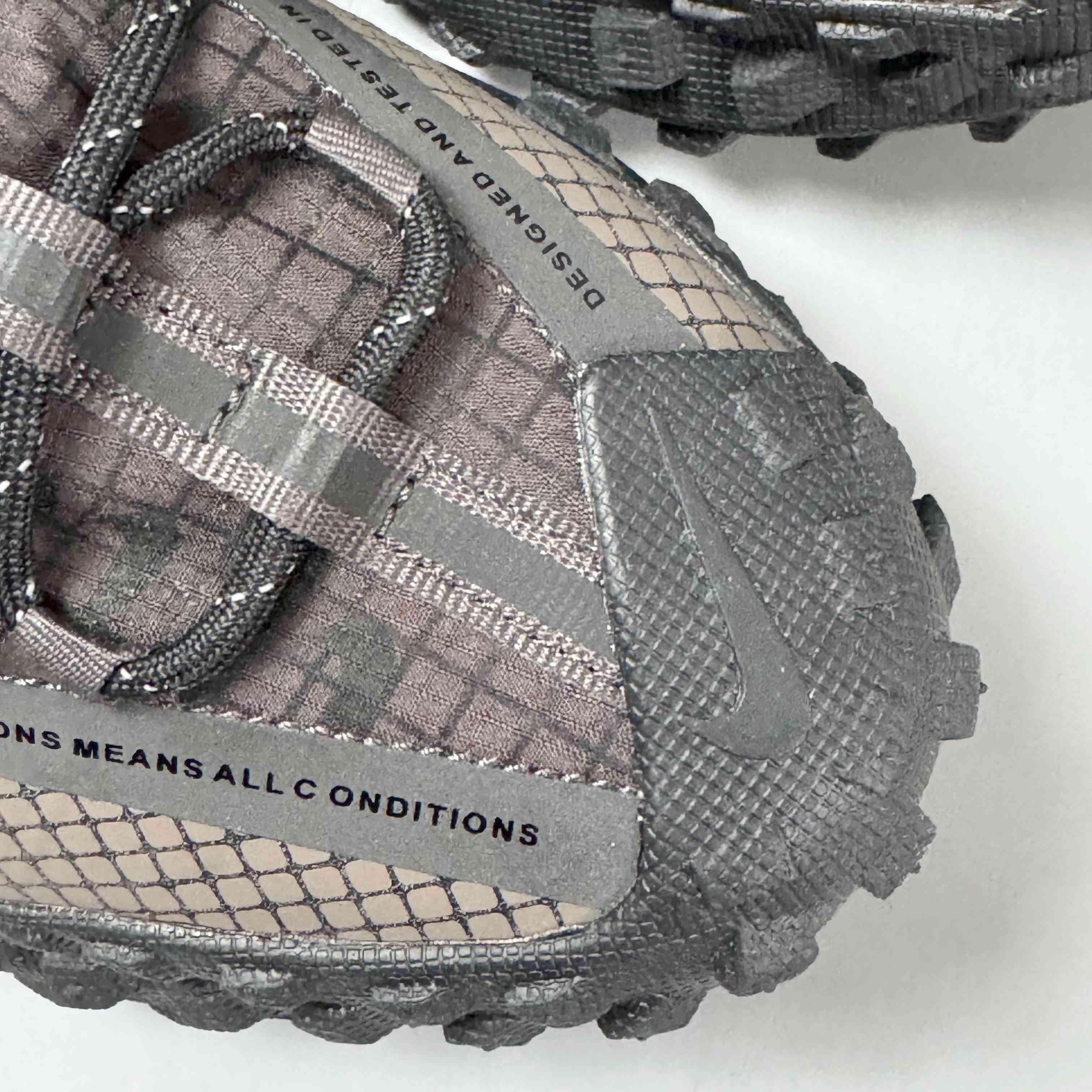 Nike ACG Mountain Fly Low &