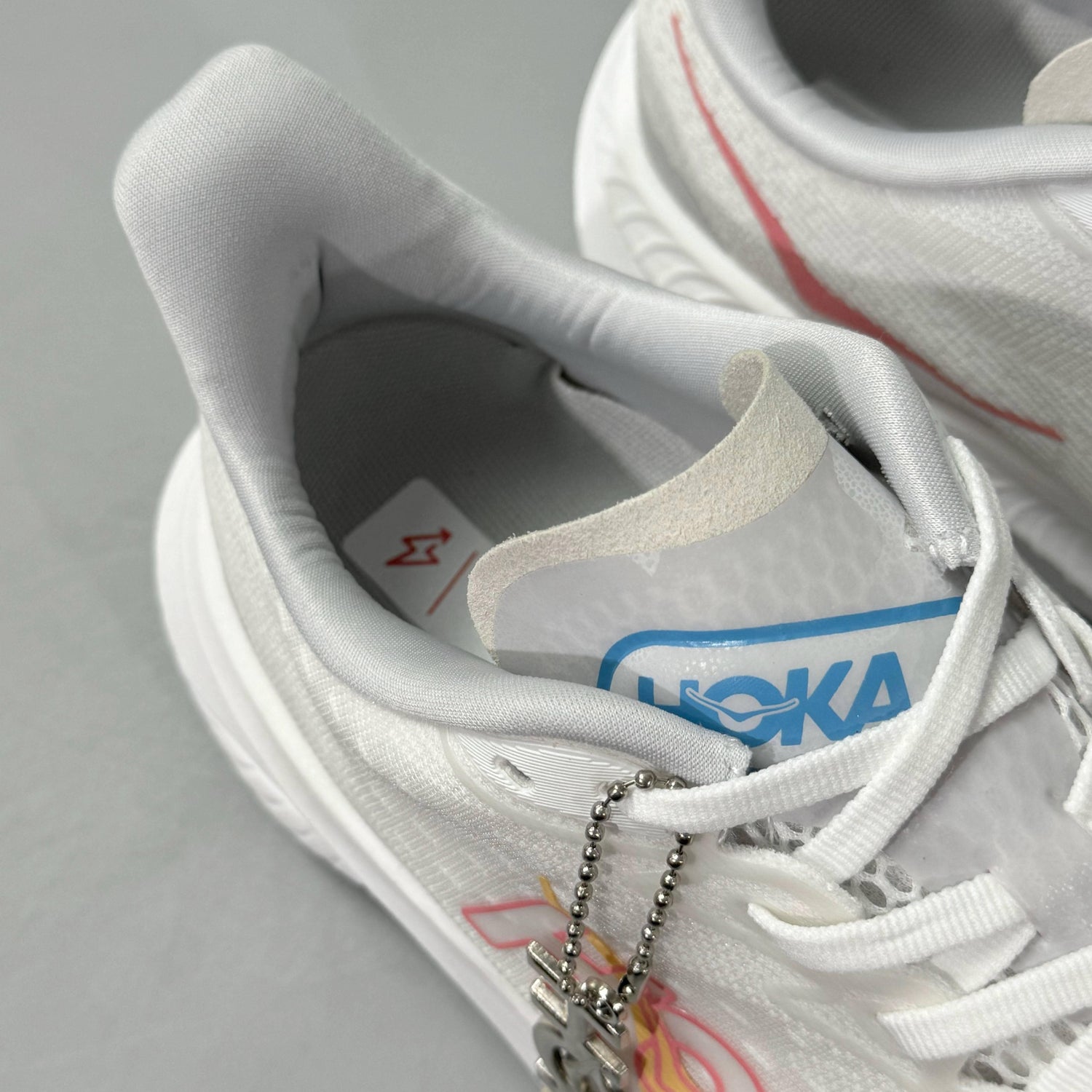 Hoka One One Mach 6 &