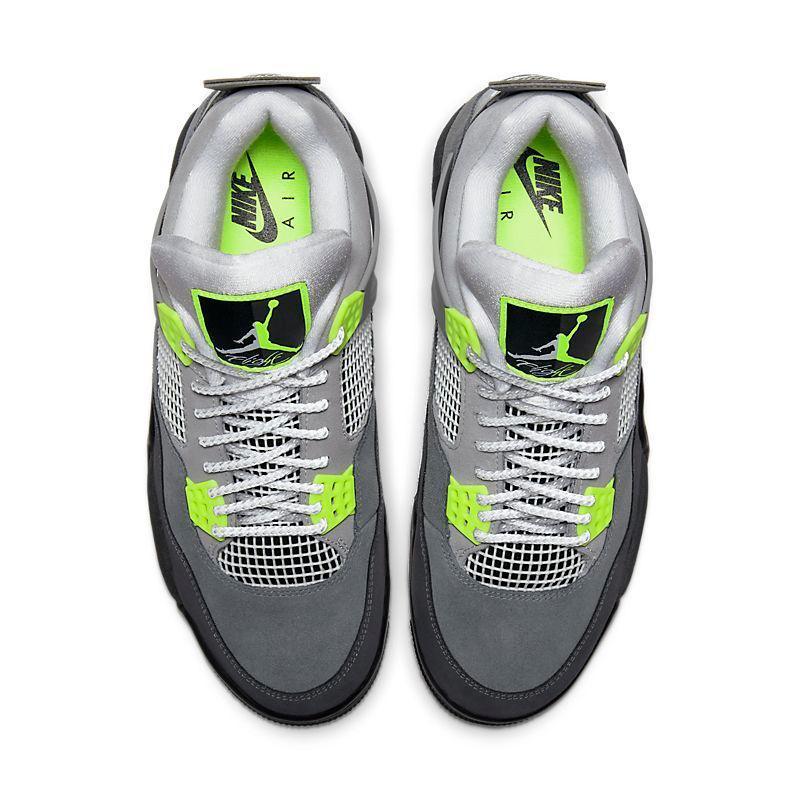 Air Jordan 4 Retro &