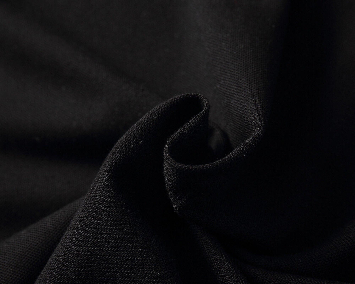 Gucci Black Collar T-Shirt – Luxury Cotton Comfort (Black)