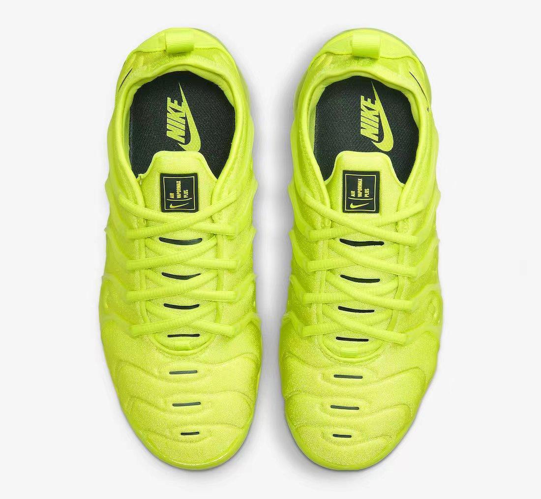 Nike Air VaporMax Plus &