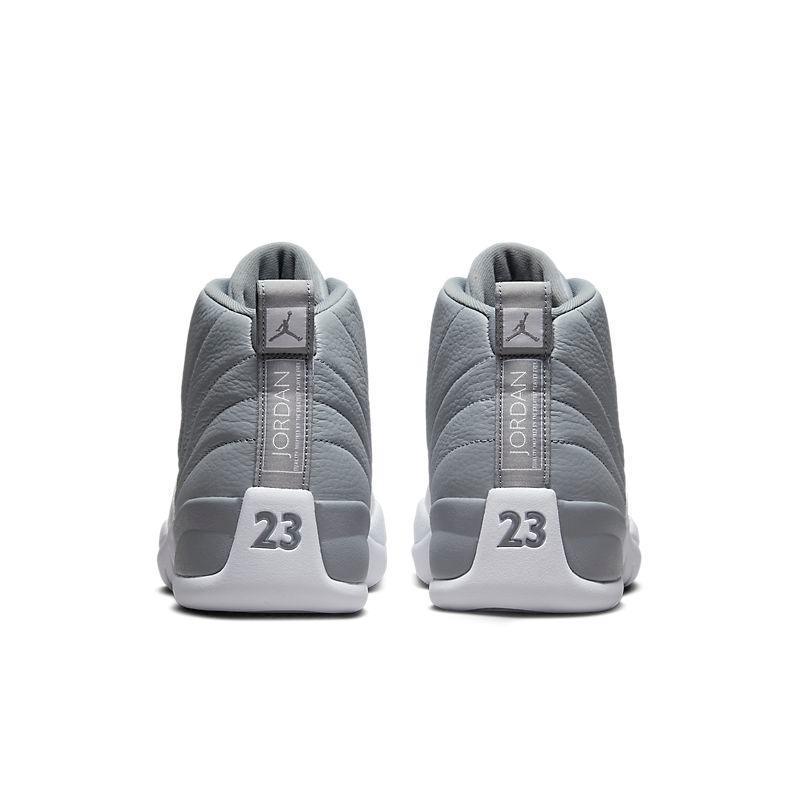 Air Jordan Retro 12 &