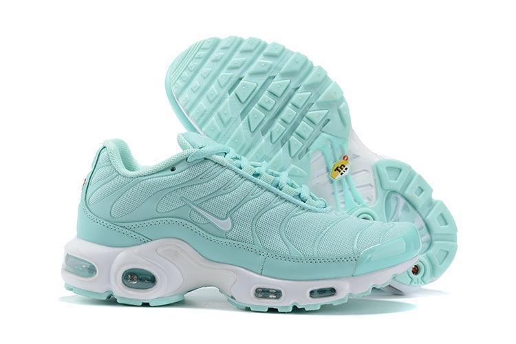 Nike Air Max Plus &