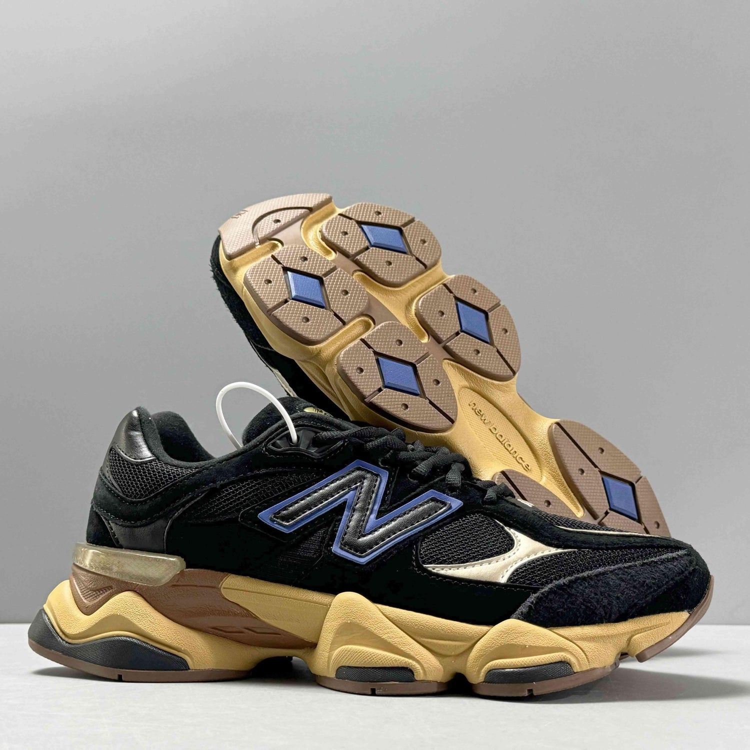 New Balance 9060 &