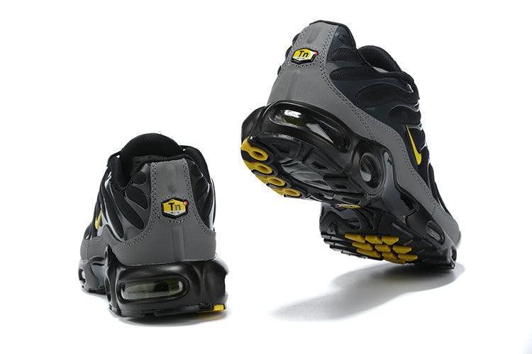 Nike Air Max Plus &