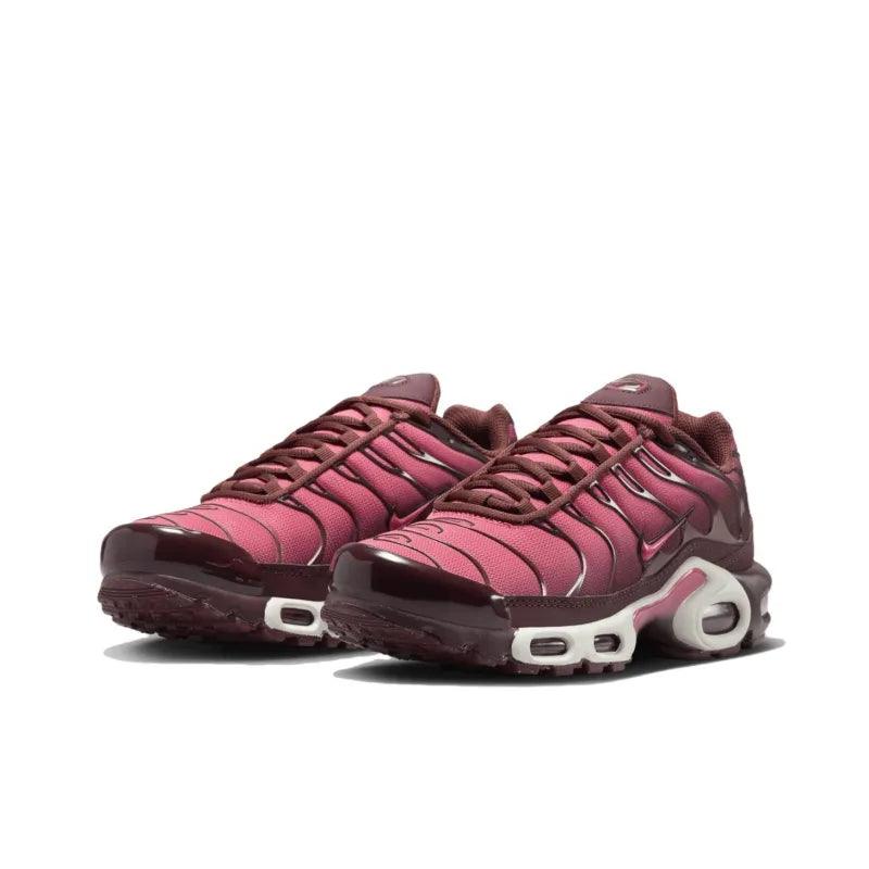 Nike Air Max Plus &