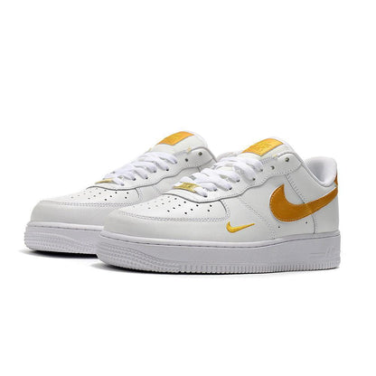 Nike Air Force 1 &