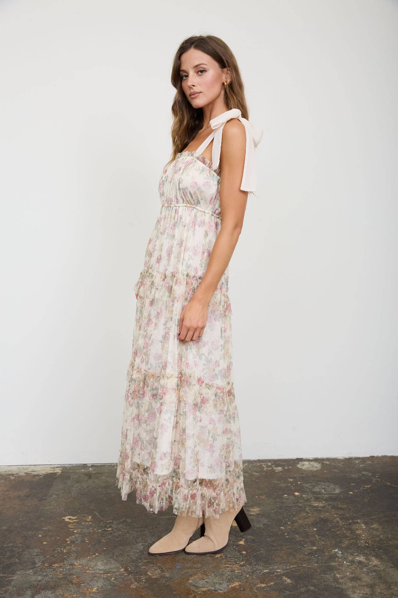 FLORAL CHIFFON TIE STRAP RUFFLED TIERED MIDI DRESS: OATMEAL MULTI